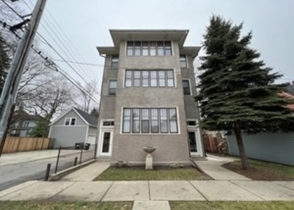 2 Bedrooms, Oak Park Rental in Chicago, IL for $2,125 - Photo 1