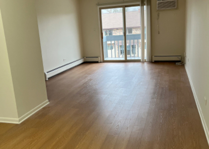 2 Bedrooms, Downers Grove Rental in Chicago, IL for $1,600 - Photo 1