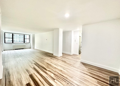 1 Bedroom, Hell's Kitchen Rental in NYC for $4,750 - Photo 1