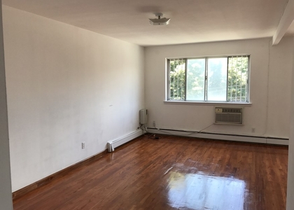 3 Bedrooms, Maspeth Rental in NYC for $2,700 - Photo 1