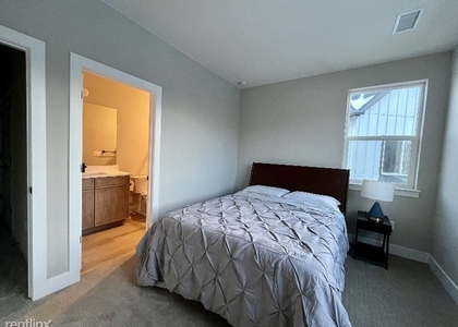 1 Bedroom, Appleridge Estates Rental in Denver, CO for $1,050 - Photo 1