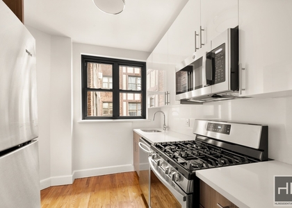 2 Bedrooms, Jackson Heights Rental in NYC for $2,595 - Photo 1