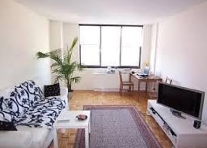 1 Bedroom, Yorkville Rental in NYC for $3,370 - Photo 1