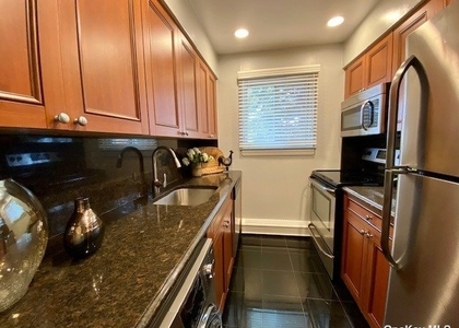 1 Bedroom, Hauppauge Rental in Long Island, NY for $2,590 - Photo 1
