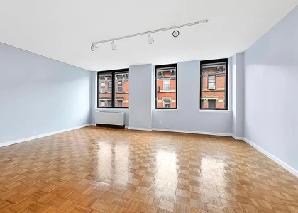 2 Bedrooms, East Village Rental in NYC for $5,800 - Photo 1
