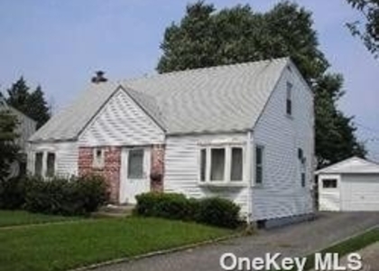 4 Bedrooms, Syosset Rental in Long Island, NY for $4,400 - Photo 1