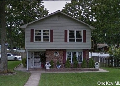 2 Bedrooms, West Islip Rental in Long Island, NY for $2,300 - Photo 1