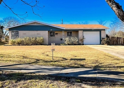 4 Bedrooms, Killeen Rental in Killeen-Temple-Fort Hood, TX for $1,395 - Photo 1