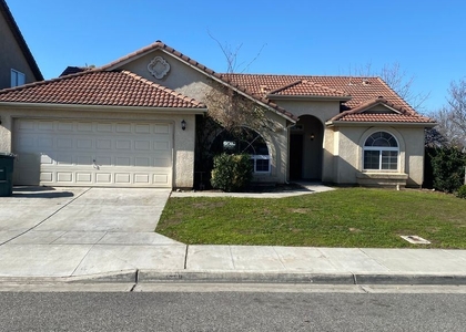 3 Bedrooms, Madera Rental in  for $1,900 - Photo 1