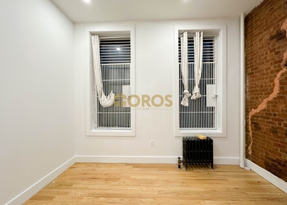 2 Bedrooms, East Village Rental in NYC for $3,300 - Photo 1