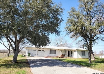 3 Bedrooms, East Central San Antonio Rental in San Antonio, TX for $1,850 - Photo 1