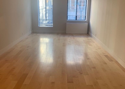 2 Bedrooms, Hell's Kitchen Rental in NYC for $5,890 - Photo 1