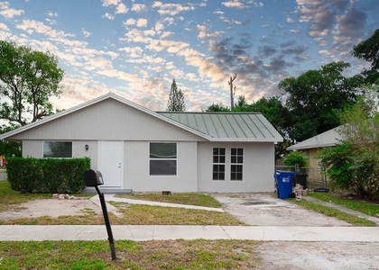 4 Bedrooms, Pine Tree Park Rental in Miami, FL for $2,500 - Photo 1