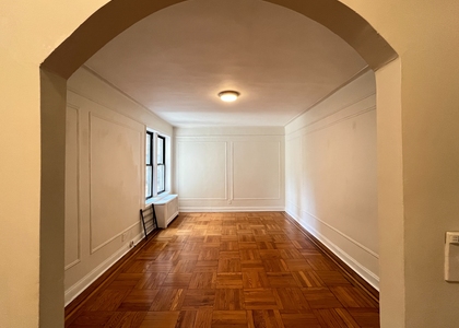 Bennett Avenue - Photo 1