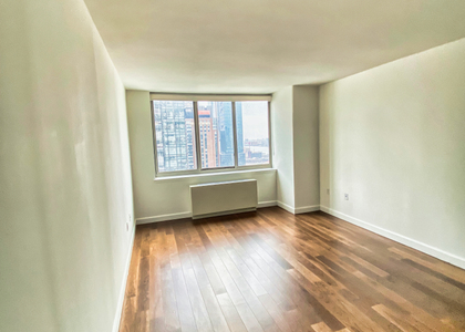 Tenth Avenue - Photo 1