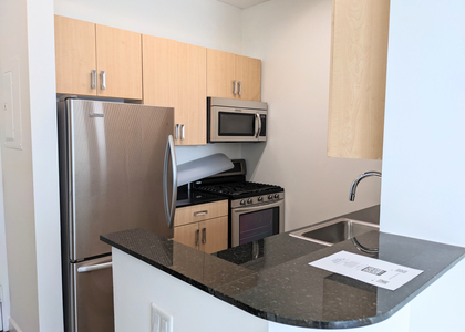 Tenth Avenue - Photo 1