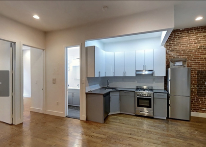 Bedford Avenue - Photo 1