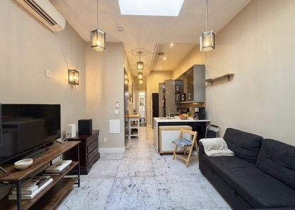59 Graham Avenue - Photo 1