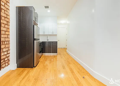 31 Montrose Avenue - Photo 1