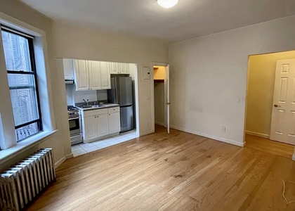 West 10th Street - Photo 1