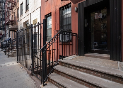 East 75th Street - Photo 1