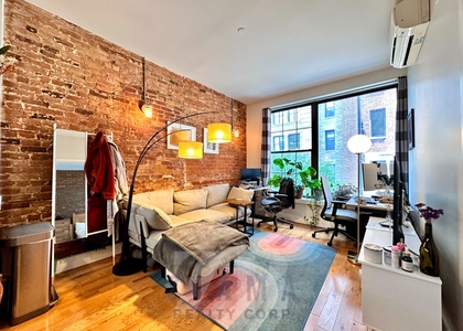 72 Willoughby Street - Photo 1