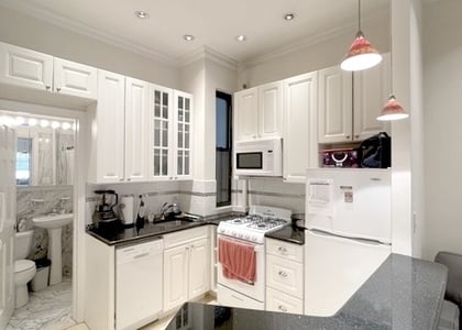 206 east 34th street  - Photo 1