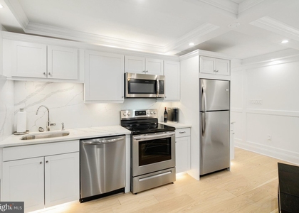 224 W Rittenhouse Square - Photo 1