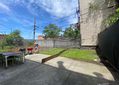 179 Knickerbocker Avenue - Photo 1