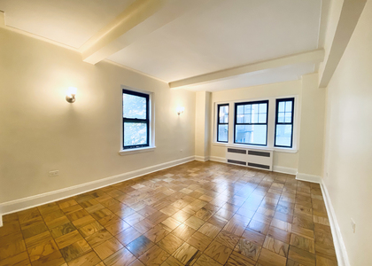 95 Christopher Street - Photo 1