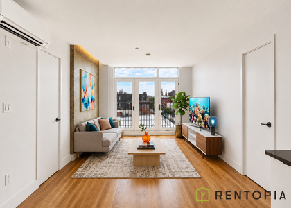 310 Graham - Photo 1