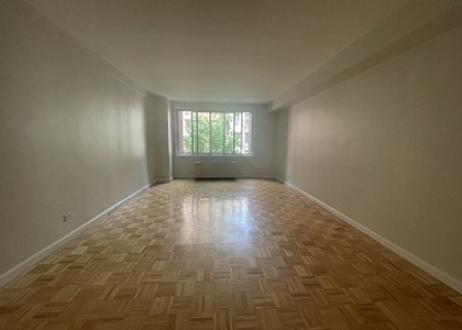 East 50th Street - Photo 1