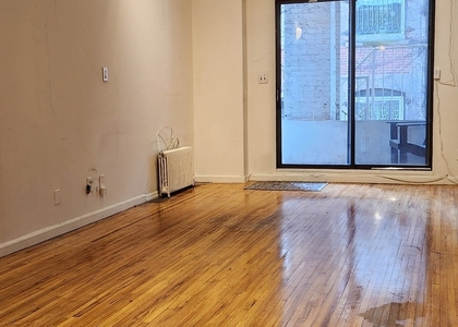 East 11th St / Brodway - Photo 1
