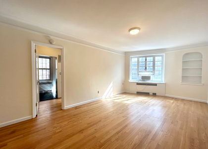 Jane Street - Photo 1
