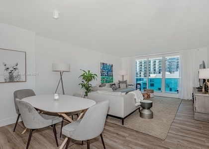 2301 Collins Ave - Photo 1