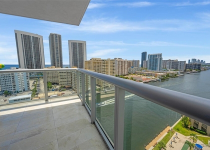 2600 E Hallandale Beach Blvd - Photo 1