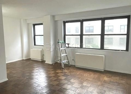  E 89th Street - Photo 1
