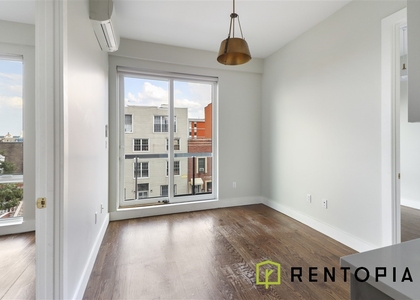 1009 Willoughby Avenue - Photo 1