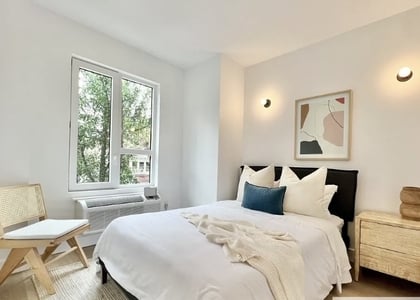 1040 President st - Photo 1