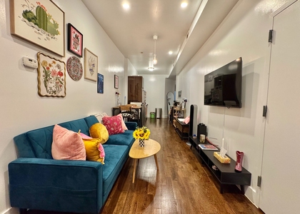 126 Melrose St - Photo 1