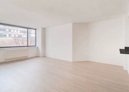 West 54th Street - Photo 1