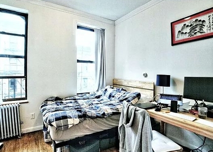 214 East 10th Street - Photo 1