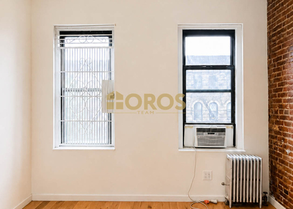 217 East 10th Street - Photo 1