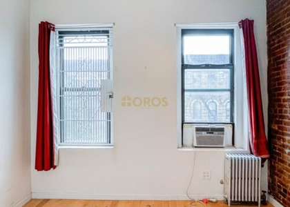 217 East 10th Street - Photo 1