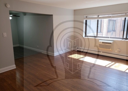 N Winthrop Ave - Photo 1