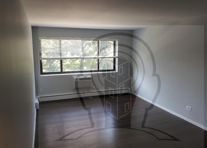 N Winthrop Ave - Photo 1