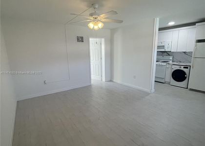 4550 Sw 67th Ave - Photo 1