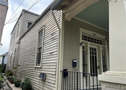 1436 St Mary Street - Photo 1