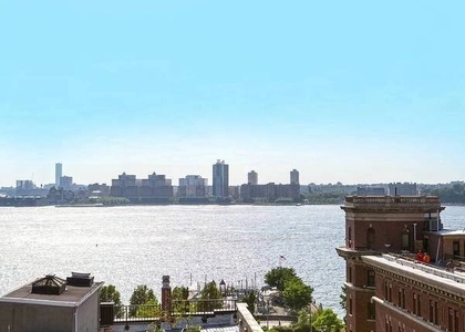 Greenwich Street  - Photo 1