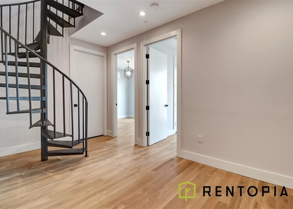 415 Manhattan Avenue - Photo 1